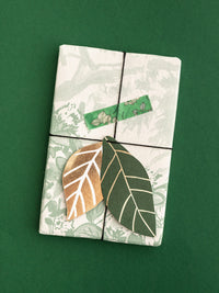 Leaf gift tags