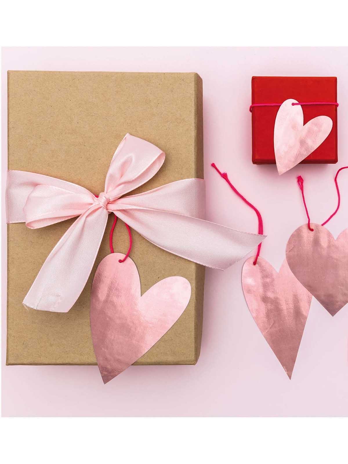 Pink heart gift tags